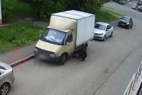 В Ярославле воришка пытался слить бензин с ГАЗели, в которой спал водитель