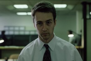 Бойцовский клуб: офисный работник напал на автомобиль женщины