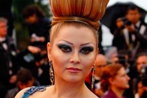 Парикмахер-бестолочь, или 13 провальных образов главной графини России