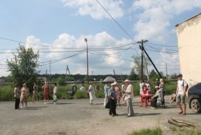 Народ разъяренный» В Североуральске начались драки за питьевую воду, которой в городе нет уже 3 дня