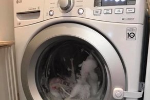 Трехлетняя девочка из США оказалась заперта внутри стиральной машинки