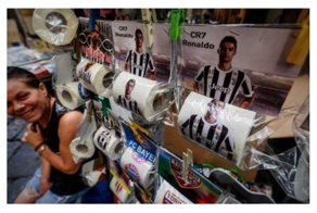 В Италии начали продавать туалетную бумагу с портером Роналду