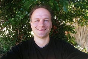 "Психологические причины". Почему в Америке не гуляют по улицам просто так