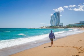 Крепче за карман держись турист