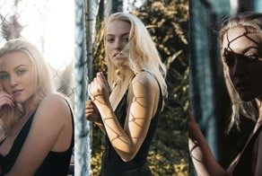 Фотографы сделали снимки одной и той же модели в одной локации и показали, как много зависит от стиля автора