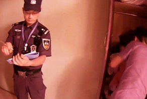 Мужчина придумал хитрый план, как обмануть жену и прогулять работу