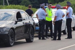 "Едем за невестой!" - в Калининграде свадебный кортеж двигался по встречной полосе