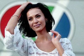 5 певиц, которые не смогли стать популярными даже за деньги