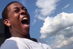 Парень раз за разом теряет сознание на американских горках