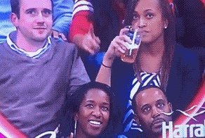 Гифки с поцелуями