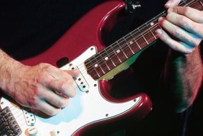 Струны жизни: как к гитаре подключили электричество