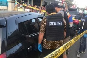 Труп мужчины, пролежавший несколько суток в жарком салоне автомобиля