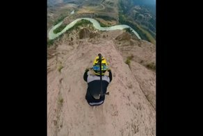 Сумасшедший спуск с горы на велосипеде