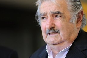 Самый бедный экс-президент в мире отказался от пенсии