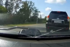 Всем досталось! Водитель Калины не успел затормозить и подбил две машины