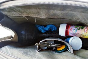 Одной тайной меньше. Стало известно содержимое женских сумочек