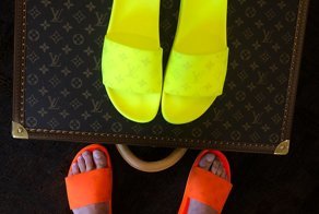 24-летний певец Егор Крид похвастался сланцами от Louis Vuitton за 36 000 рублей