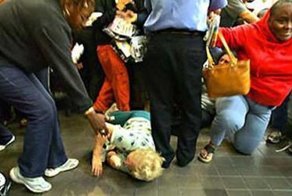 15 шокирующих примеров того, через что проходишь в Черную пятницу