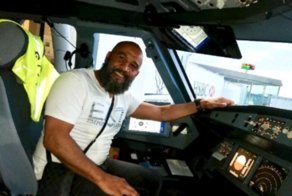 Авиадебошир захотел изменить курс, а нарвался на боксерский кулак