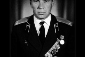 Джон Маккейн - позор во Вьетнаме!  VS Юрий Трушечкин - герой, сбивший самолет Маккейна!