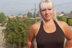 Женщина решила засудить начальника, потребовавшего от неё надеть бюстгальтер