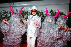 Валерия без трусов, Киркоров-ковбой и другие дебильные образы звезд на фестивале "Новая волна-2018"