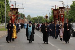 Питерских студентов принудительно гонят на крестный ход
