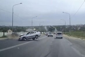 Авария дня. Лобовое столкновение двух ВАЗов в Волгограде