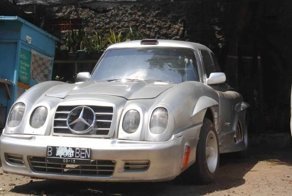 Самодельный Mercedes-Benz Gullwing из старого седана