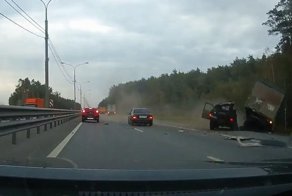 Последняя поездка старенькой Фронтеры: водитель чудом не пострадал