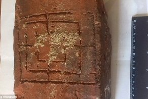 В Выборгском замке раскопали средневековую настольную игру