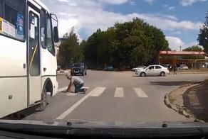 В Симферополе водитель автобуса сбил пешехода и спокойно уехал