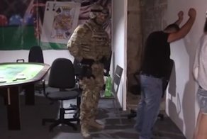 Карты, деньги, два гроба: в Ростове прикрыли бюро ритуальных услуг, перевоплощавшееся в казино