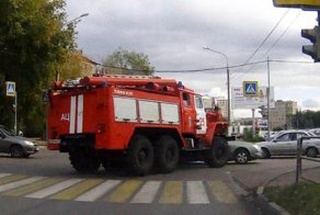 Пожарная машина столкнулась с двумя легковушками в Магнитогорске