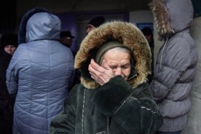 «Мы не справляемся с этой жизнью»: красноярские пенсионеры стоят в очереди за просрочкой
