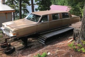 Канадец превратил лимузин Cadillac в снегоход