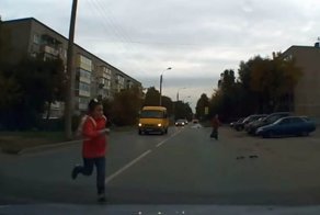 Закономерный итог забега: девочка попала под машину в Чебоксарах