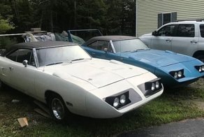 Два Plymouth RoadRunner простояли в гараже 40 лет и теперь их продают