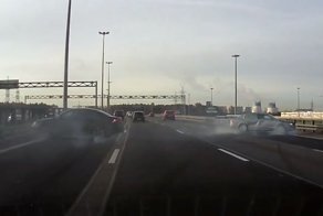 Авария дня. Шашечник устроил ДТП на КАД в Петербурге