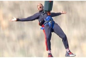 Уилл Смит отметил свой 50-й день рождения прыжком в пропасть с вертолета