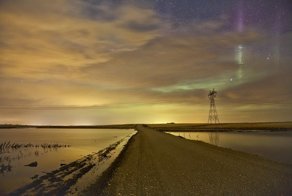Линии электропередач под звёздным небом