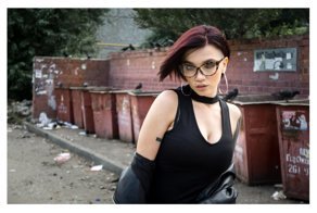 "Когда ты модная, но живешь в Челябинске": фотограф организовал съемки на свалке