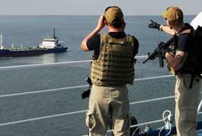 Как охраняют торговые суда: что можно противопоставить современным пиратам?