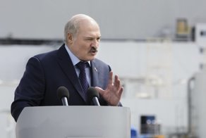 Лукашенко решил, что пить ночью все-таки можно