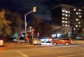 Subaru столкнулся с Hyundai на Дуси Ковальчук в Новосибирске