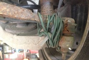 Ужасающие фотографии из автосервисов