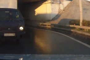 Лобовое столкновение с Портером на развязке в Москве