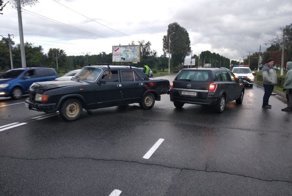 Авария дня. В течение одного часа в одном месте столкнулись несколько транспортных средств