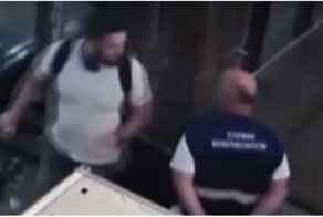 27-летний москвич на самокате ударил сотрудника метро за сделанное ему замечание