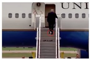 Дональда Трампа высмеяли из-за куска туалетной бумаги: видео